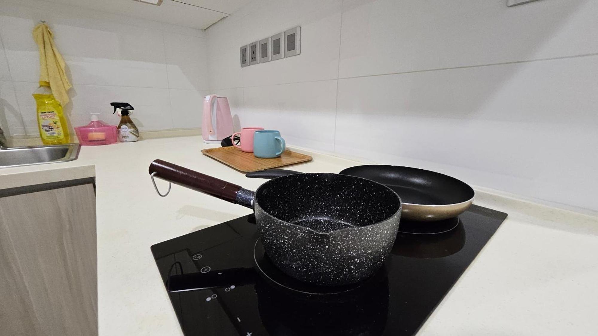 Paragon Suites Studios With Private Jacuzzi Near Ciq Rts Johor Bahru Exterior photo