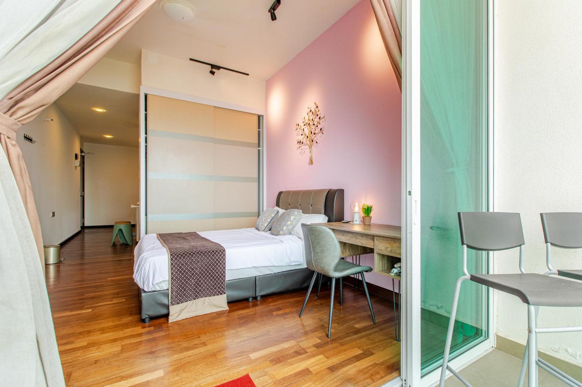 Paragon Suites Studios With Private Jacuzzi Near Ciq Rts Johor Bahru Exterior photo
